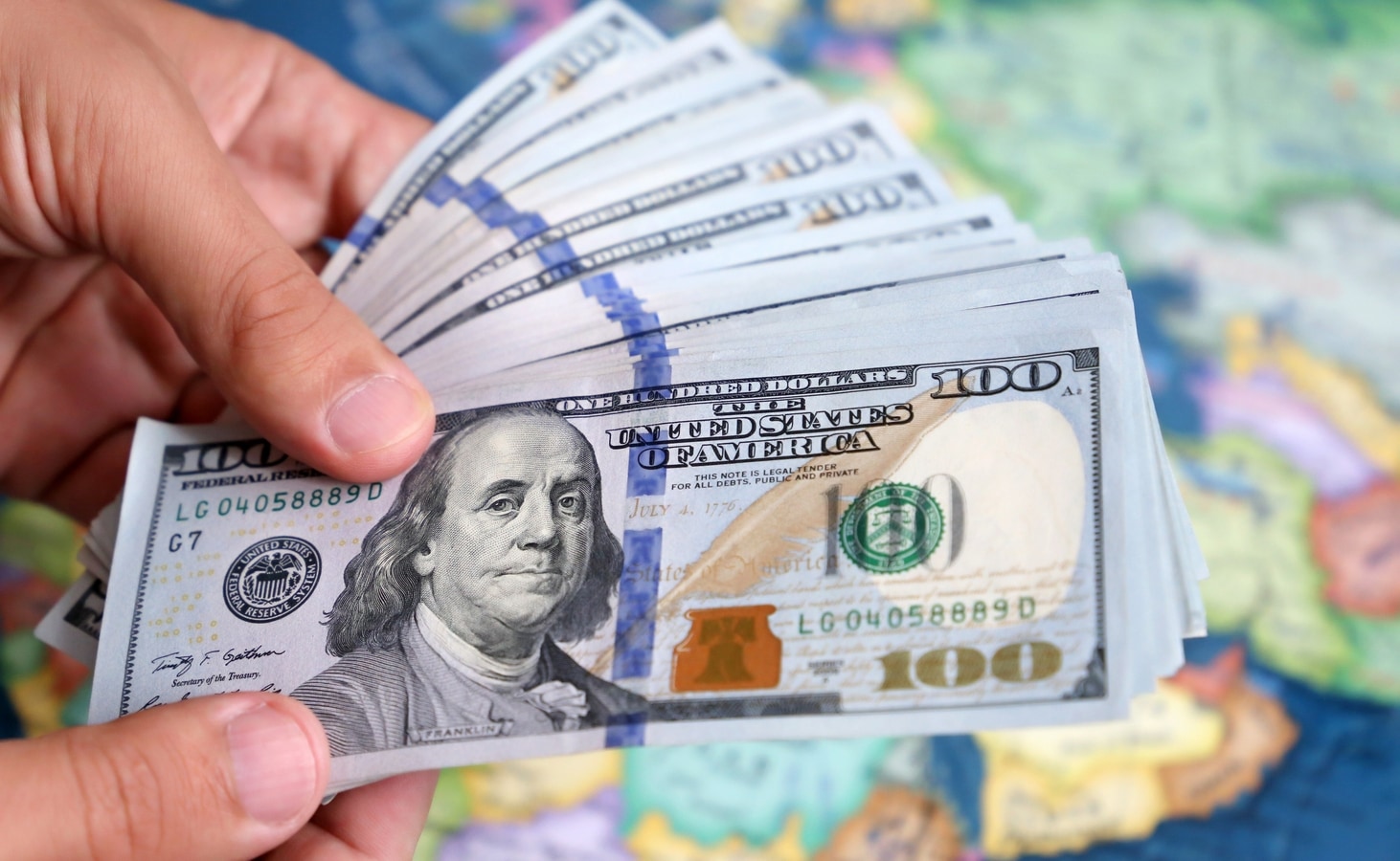 سعر الدولار مقابل الجنيه: تحليل الاتجاهات والآثار الحالية
