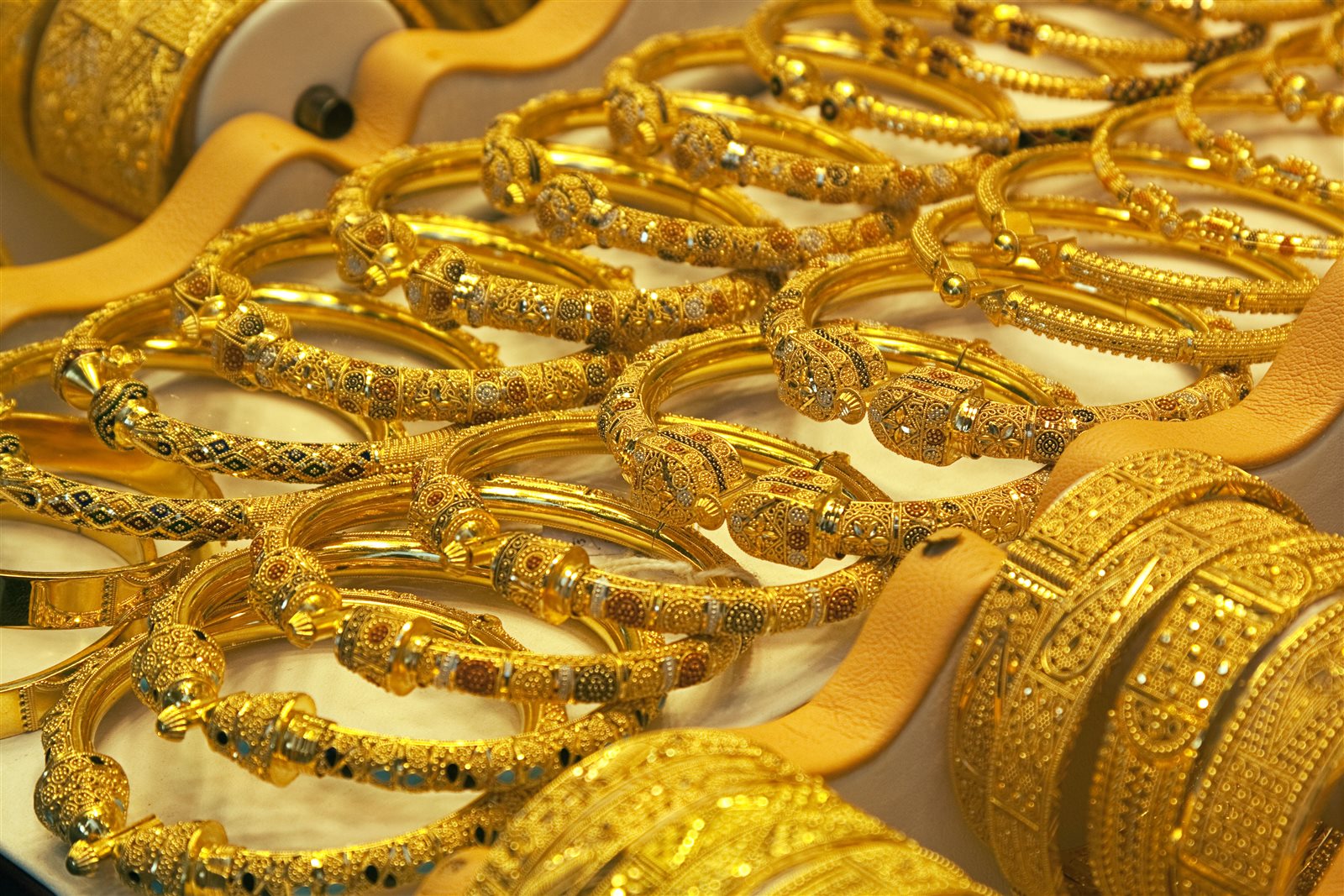 اسعار الذهب اليوم وتأثيرها على السوق السعودي