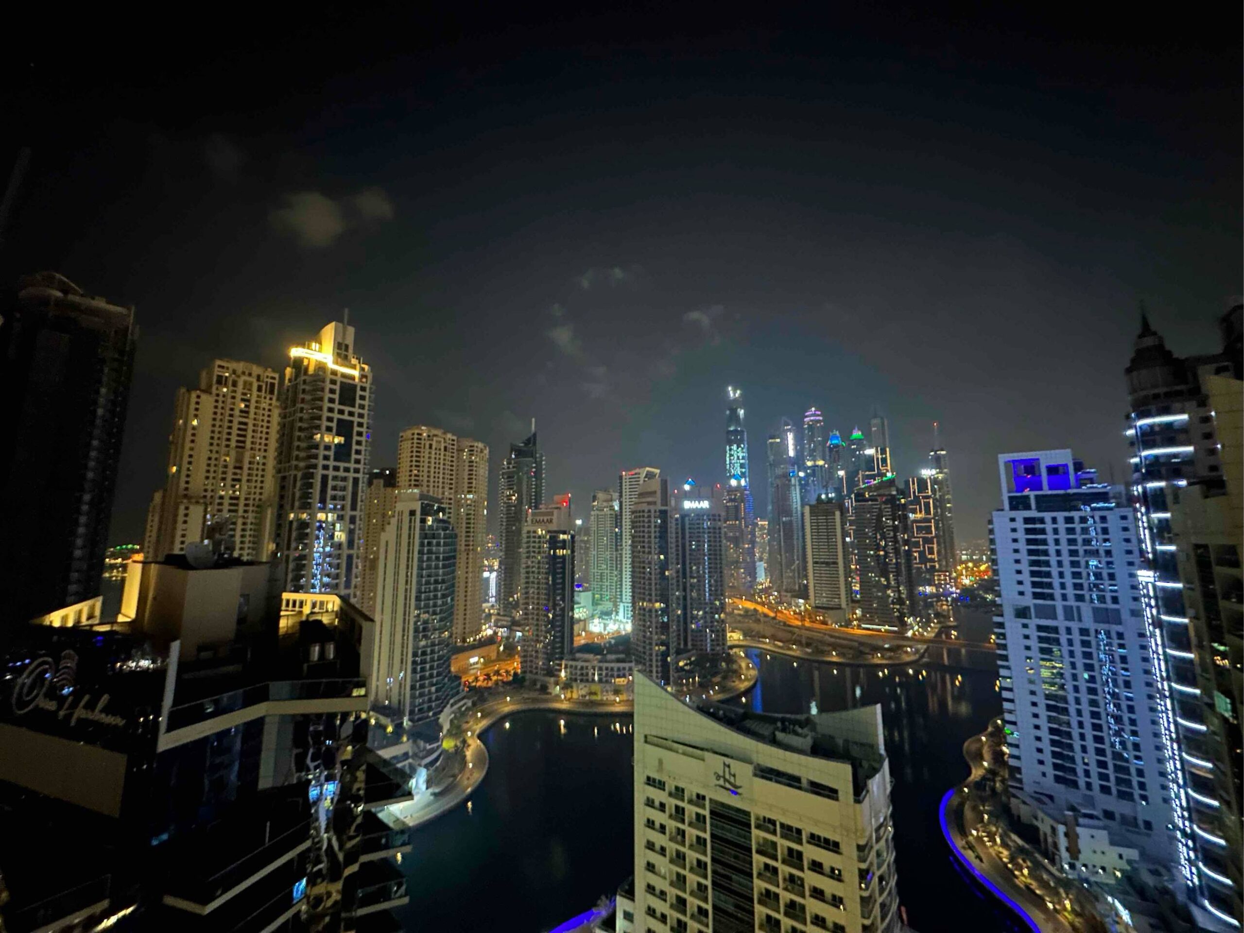 استكشاف سبل: أهمية الحلول الرقمية في العصر الحديث