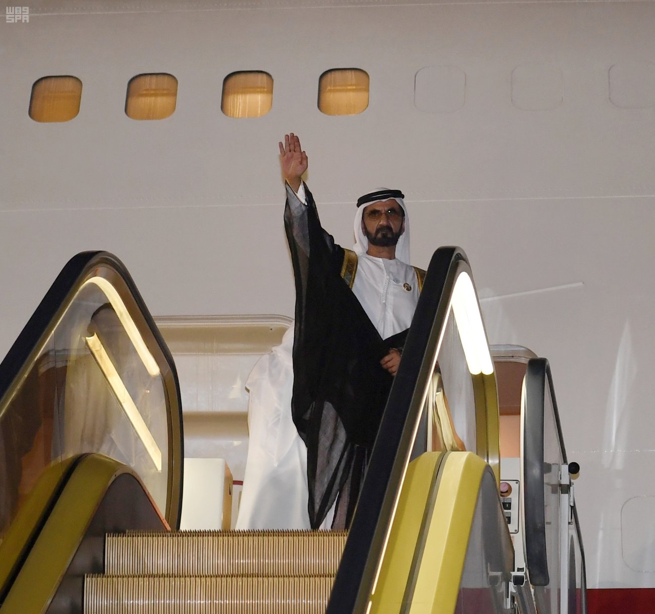 رئيس دولة الامارات: دور القيادة في النمو والتطور