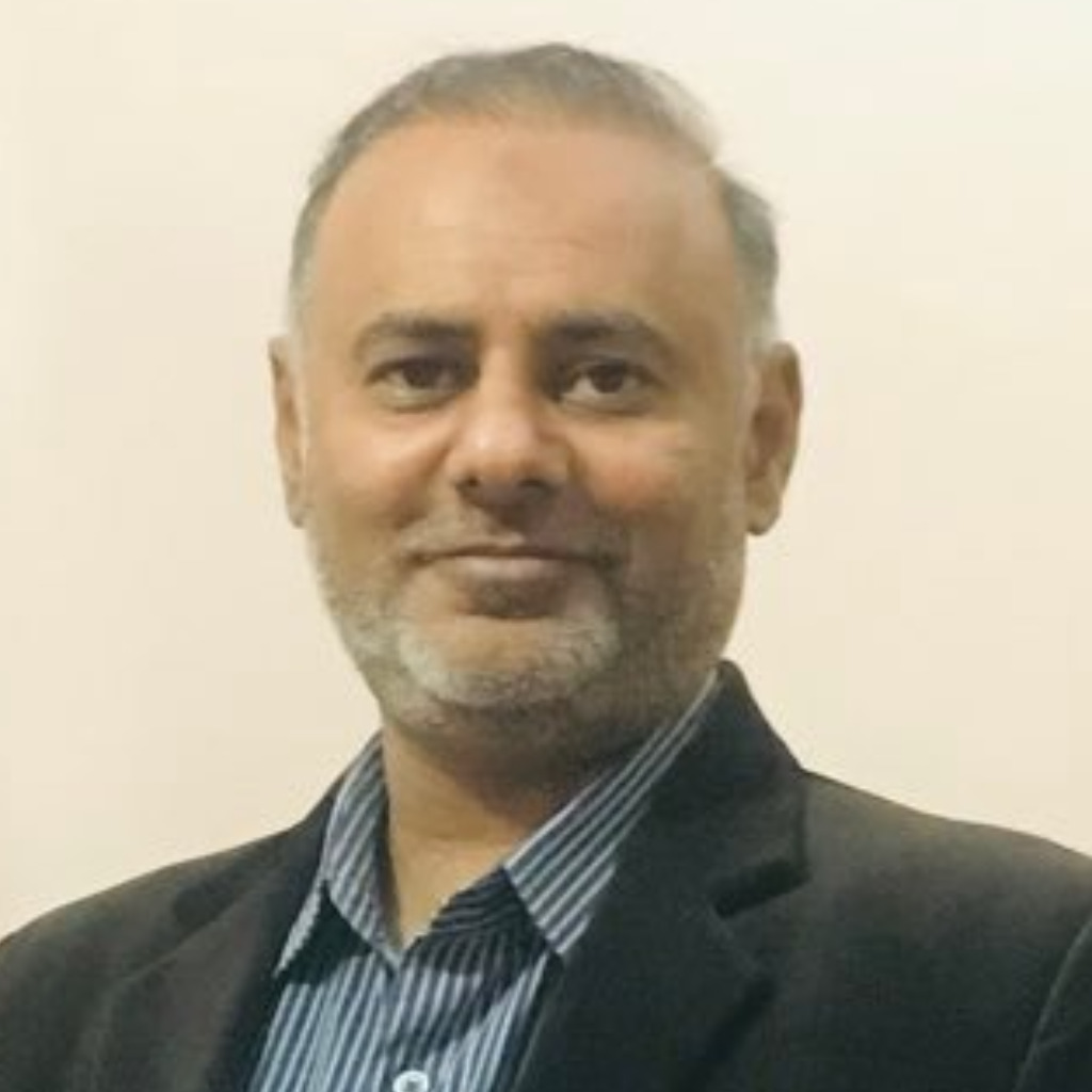 استكشاف حياة وإنجازات فارحان أحمد